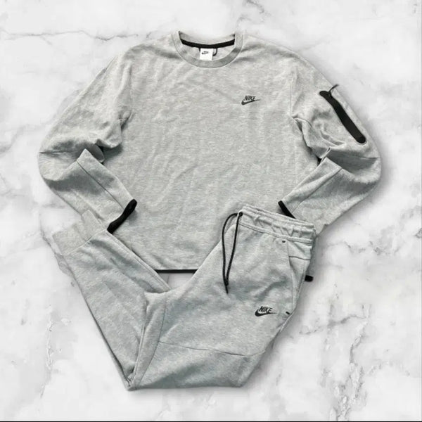 [BUNJANG] Nike Tech Fleece Sweatshirt Size 100 / 나이키 테크팩 맨투맨 100