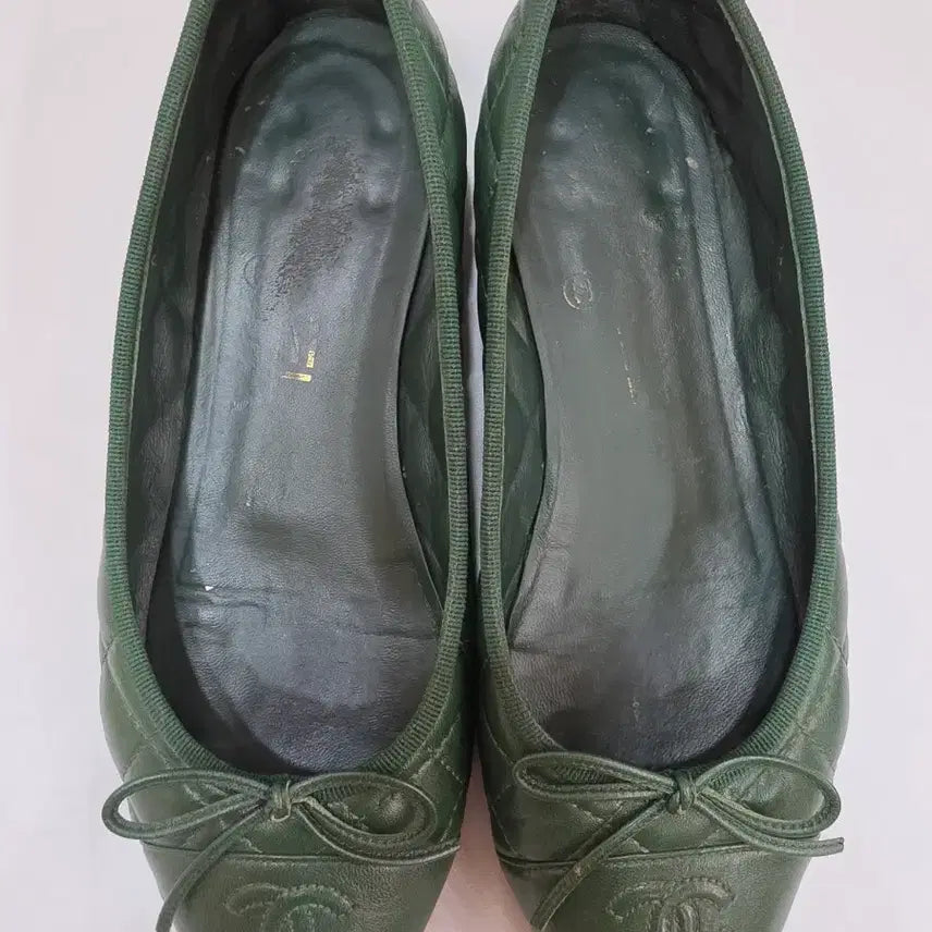 [BUNJANG] Chanel Quilted Lambskin Dark Green Ribbon Flats / (정품)샤넬 퀼팅 램스킨 다크그린 리본 플랫 슈즈