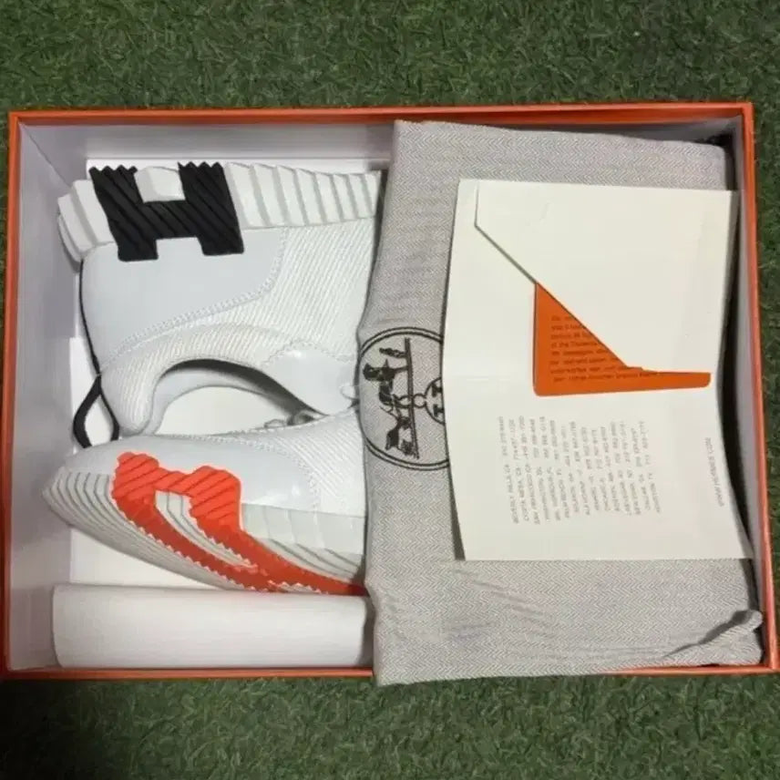 [BUNJANG] Hermès Sneakers White/Orange/Black / 에르메스 스니커즈 화이트 오렌지 블랙