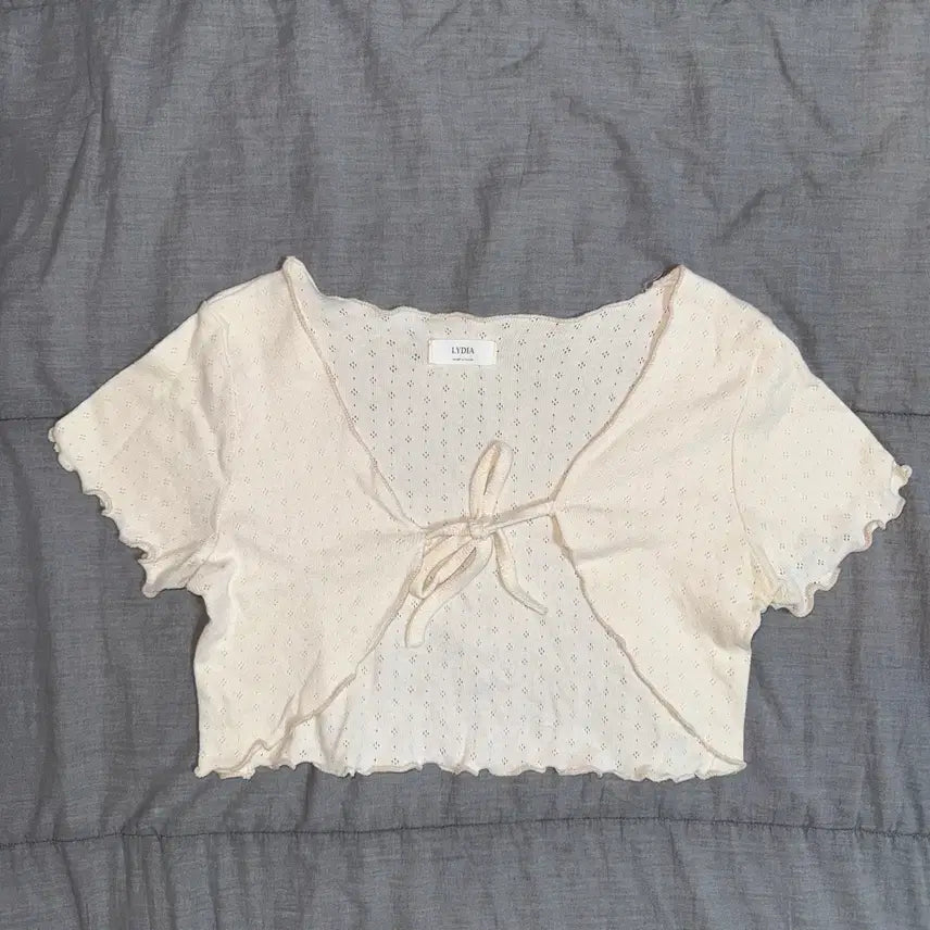 [BUNJANG] Cream Short Sleeve Frill Cropped Bolero Punching / 크림 반팔 프릴 크롭 볼레로 펀칭 [옷]