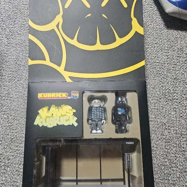 [BUNJANG] Medicom Toy x Kaws Bus Stop Kubrick Set Ver. 1, 2 / 메디콤토이x카우스 버스스탑 큐브릭 ver1,2