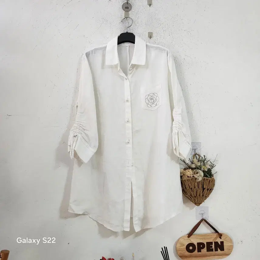 [BUNJANG] Embroidered White Shirt / 마 .자수 화이트 셔츠