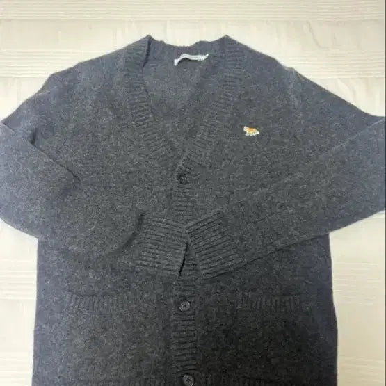 [BUNJANG] Maison Kitsuné Charcoal Fox Head Cardigan / 메종키츠네 가디건 차콜