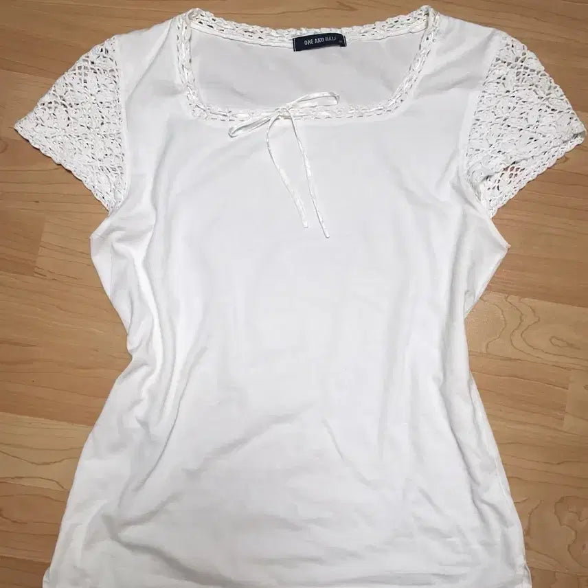 [BUNJANG] ONE AND HALF White Ribbon Crochet T-Shirt / 일본 반티지 ONE AND HALF  화이트 리본 크로셰 티셔츠