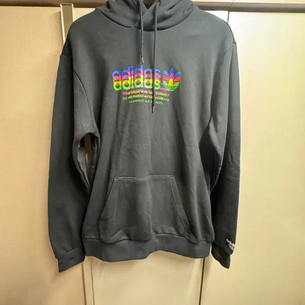[BUNJANG] Adidas Black Hoodie Rainbow Logo / 아디다스 후드티 블랙