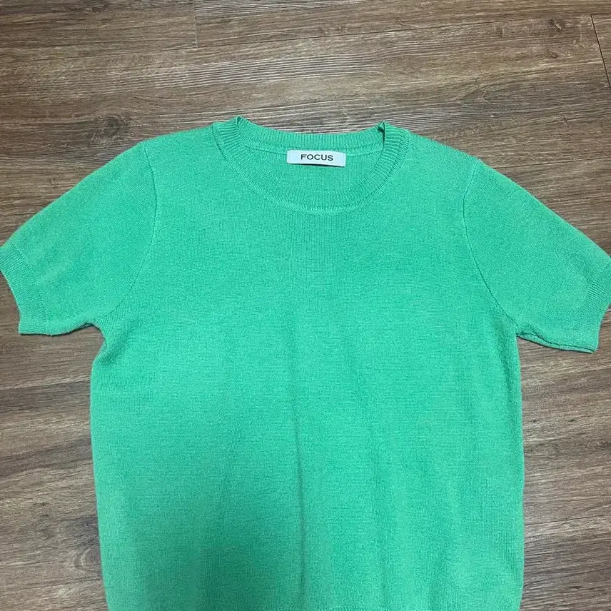 [BUNJANG] Focus Green Short-Sleeved Knit / 포커스 그린 반팔 니트