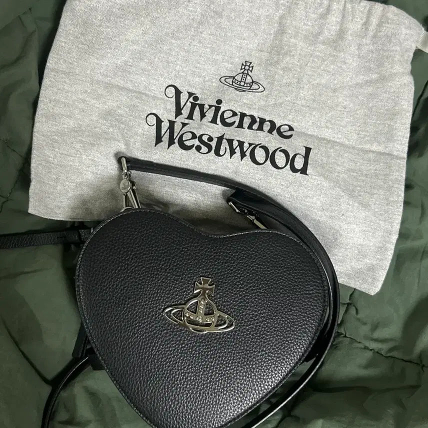 [BUNJANG] Vivienne Westwood Grain Louise Heart Crossbody Bag / 비비안웨스트우드 그레인 루이즈 하트 크로스백