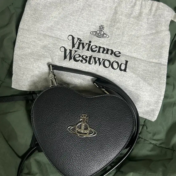 [BUNJANG] Vivienne Westwood Grain Louise Heart Crossbody Bag / 비비안웨스트우드 그레인 루이즈 하트 크로스백