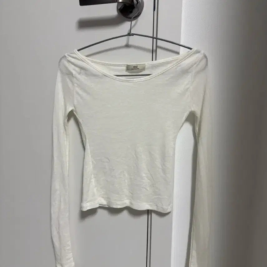 [BUNJANG] Off-the-Shoulder Long-Sleeve See-Through T-Shirt / 오프숄더 긴팔 시스루 티셔츠