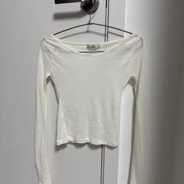 [BUNJANG] Off-the-Shoulder Long-Sleeve See-Through T-Shirt / 오프숄더 긴팔 시스루 티셔츠