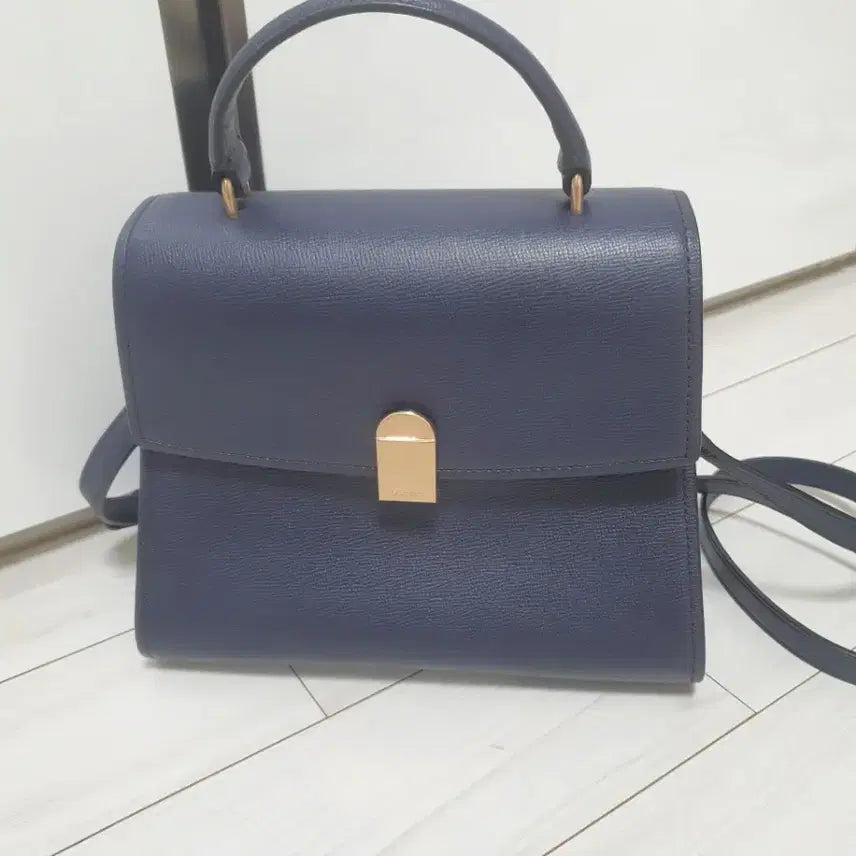 [BUNJANG] Beanpole Navy Crossbody Bag / 빈폴 네이비 크로스백