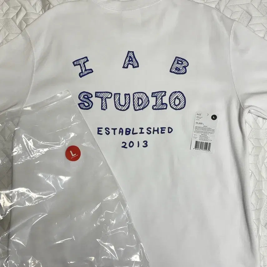 [BUNJANG] IAPP STUDIO Sketch T-Shirt Size L / 아이앱스튜디오 스케치 반팔 L