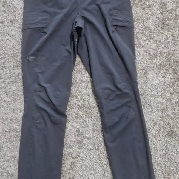 [BUNJANG] Arc'teryx Women's Functional Cargo Pants - Size S / 아크테릭스  여성  기능성   바지  S