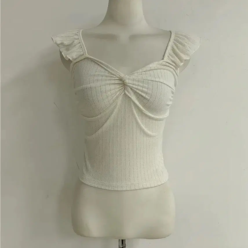 [BUNJANG] Punching Frill Sleeveless Top / 펀칭 프릴 나시 탑 (에이블리,모던로브,히프나틱)