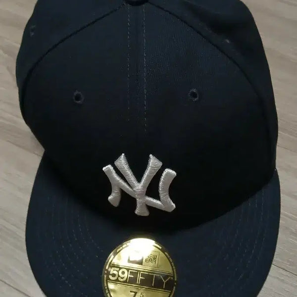 [BUNJANG] New Era 59FIFTY New York Yankees Fitted Cap Black Size 7 5/8 (60.6cm) / 뉴에라 59FIFTY 뉴욕 양키즈 블랙 7 5/8 둘레60.6센치  큼