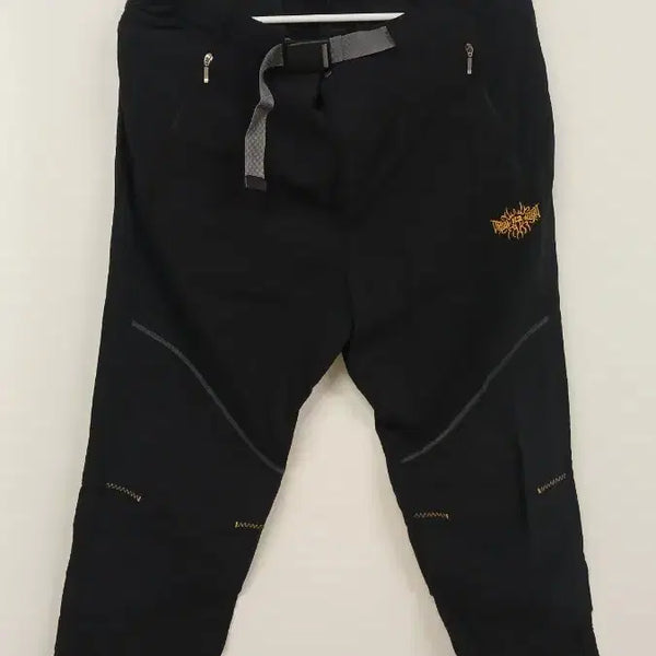 [BUNJANG] Black Hiking Pants with Belt / 검정색 등산 바지 허리벨트 포함