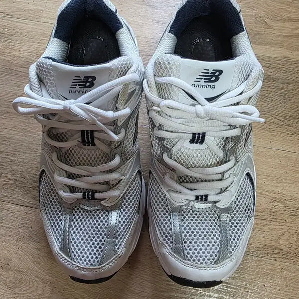 [BUNJANG] New Balance Running Shoes White/Silver Size 245 / 뉴발란스 러닝화