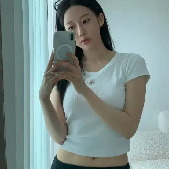 [BUNJANG] Calvin Klein Women's Short Sleeve T-Shirt White / 캘빈클라인 반팔 여성 티셔츠 화이트