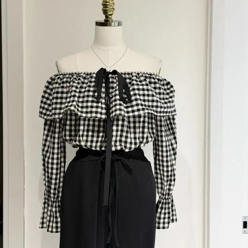 [BUNJANG] Off-Shoulder Blouse / 오프숄더 블라우스