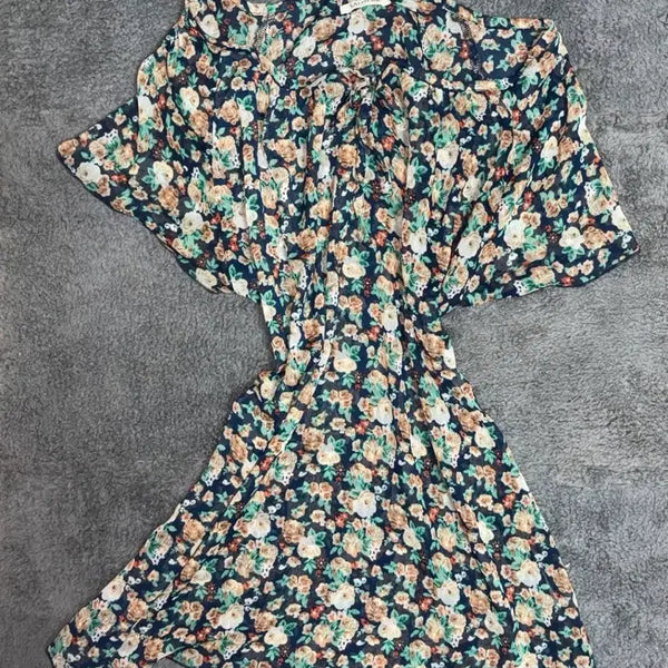 [BUNJANG] Morigirl Hagumi Floral Short-Sleeve Blouse / 모리걸 하구미 잔꽃 초록숲속 반팔블라우스 탑 상의