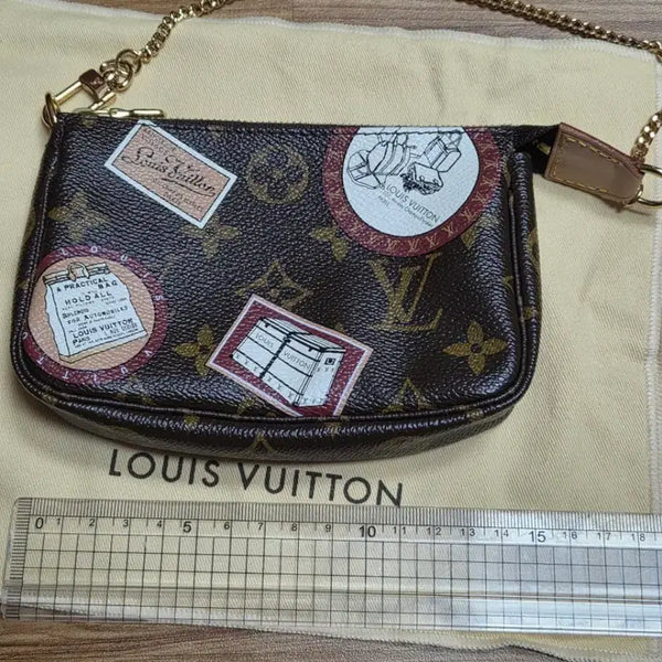 [BUNJANG] Louis Vuitton Pochette Accessoires Monogram Limited Edition / 정품>>루이비통 포쉐트 악세수아 모노그램(한정판)거의새거2번착용