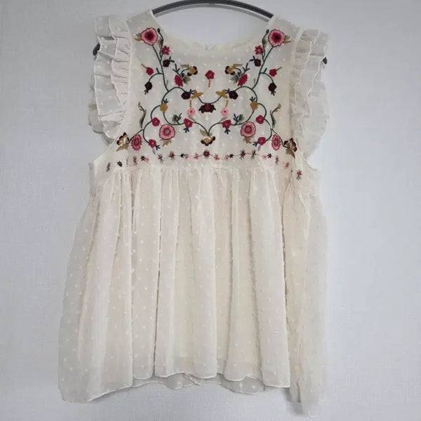 [BUNJANG] Ivory Embroidered Frill Blouse / 아이보리 자수 프릴 블라우스