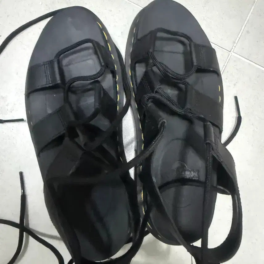 [BUNJANG] Dr. Martens Black Strap Sandals / 닥터마틴 스트랩 샌들 블랙