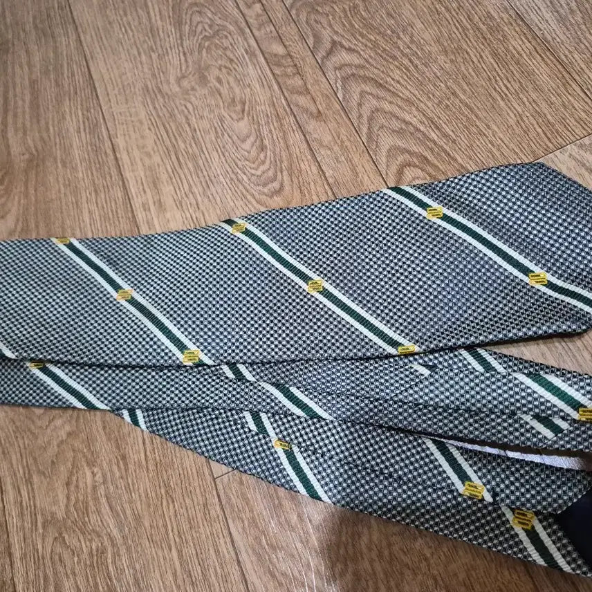[BUNJANG] DAKS Necktie (Gray/Green Pattern) / [정품] 닥스(DAKS) 넥타이 (그레이/그린 패턴)