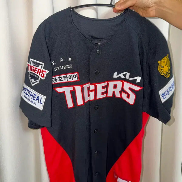 [BUNJANG] Kia Tigers 26 Authentic Away Jersey 95 / 기아타이거즈 26 어센틱 원정 유니폼 95 새상품(택 있음)