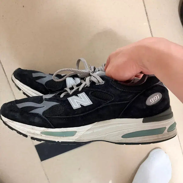 [BUNJANG] New Balance 991 v2 Sneakers / 뉴발란스 991 v2 285