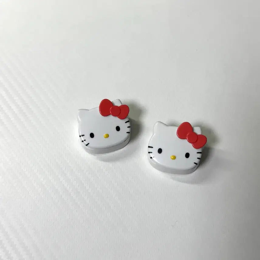 [BUNJANG] Daiso Sanrio Hello Kitty Magnet Clips / 다이소 산리오 헬로키티 마그넷 자석 집게