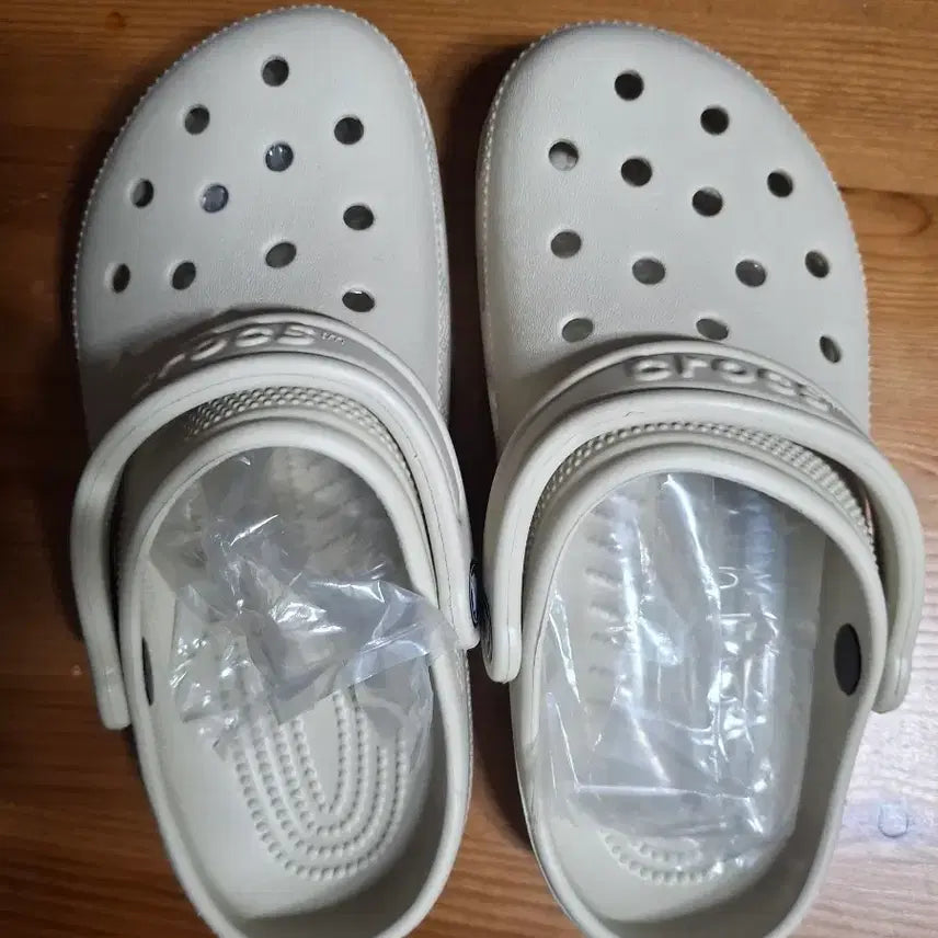 [BUNJANG] Crocs Classic Clog Beige / 크록스 클래식 클로그 베이지