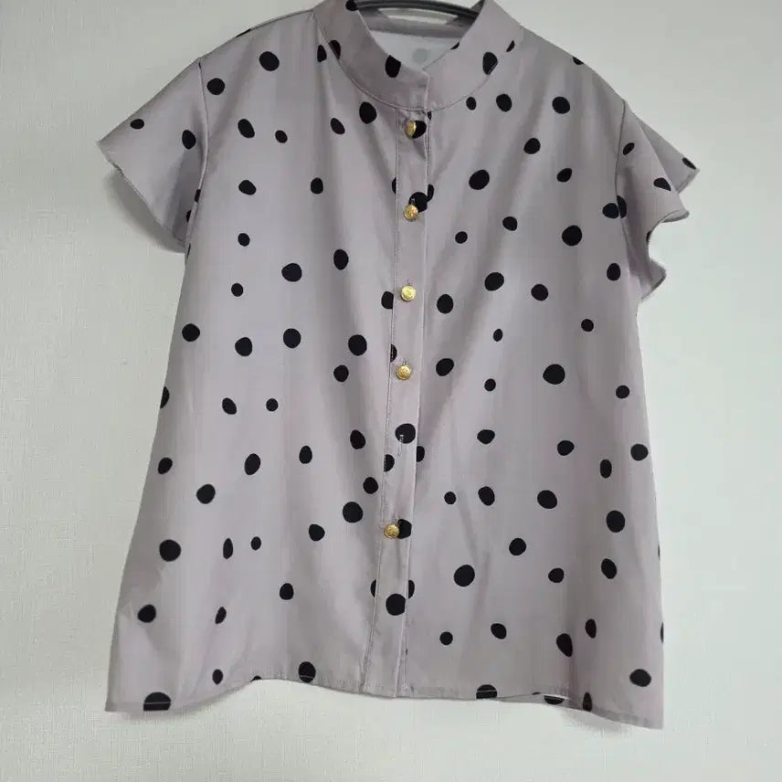 [BUNJANG] Women's Polka Dot Shirt with Gold Button Detail / 땡땡이 셔츠