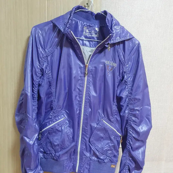 [BUNJANG] Guess Authentic Windbreaker Size 55 / 55 게스 정품 바람막이