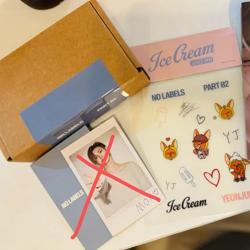 [BUNJANG] TXT Yeonjun Ice Cream Workshop Keycap Keyring Tattoo Sticker Set / 연준 아이스크림 공방 역조공 키캡 키링 타투 스티커