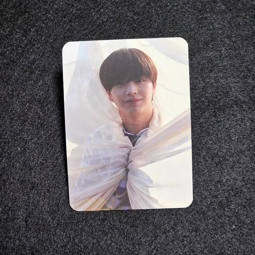 [BUNJANG] BTOB Yook Sung Jae Solo Album 'YOOKHEECLOC' Photocard / 비투비 육성재 솔로앨범 육어클락 포카