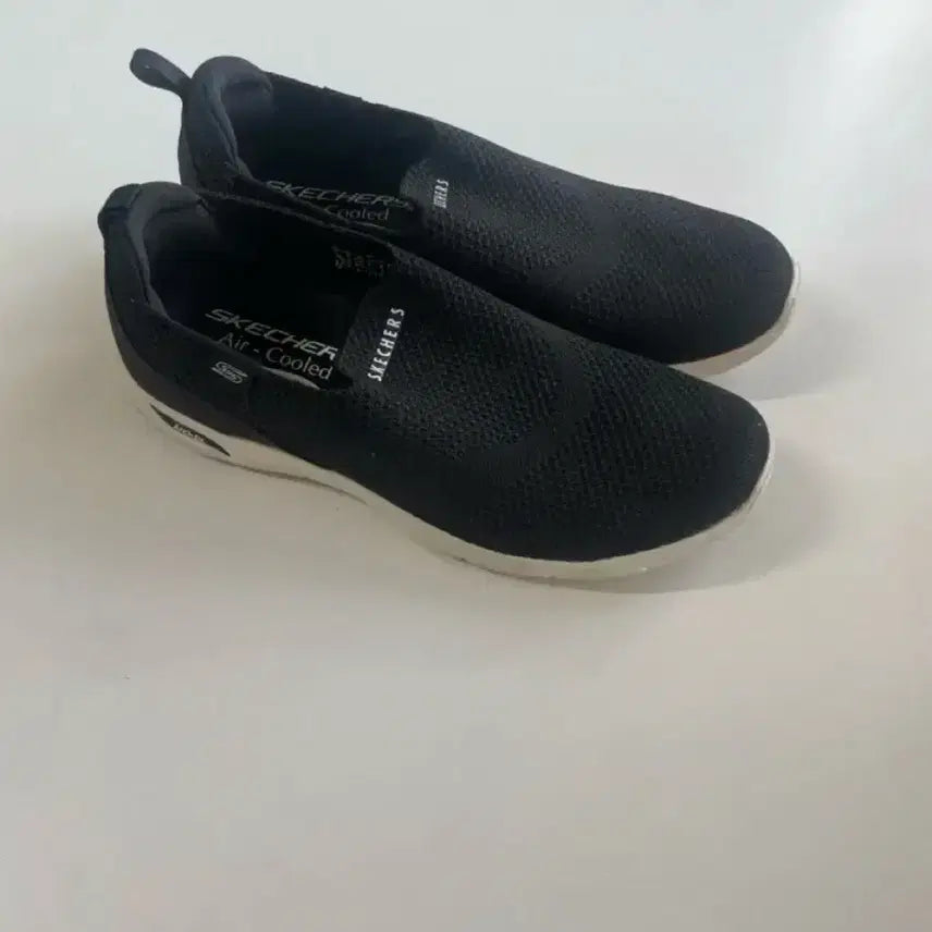 [BUNJANG] Skechers Ultra-Light Slip-on Shoes (Size 230) / [230] 스케쳐스 초경량슬립온 230사이즈