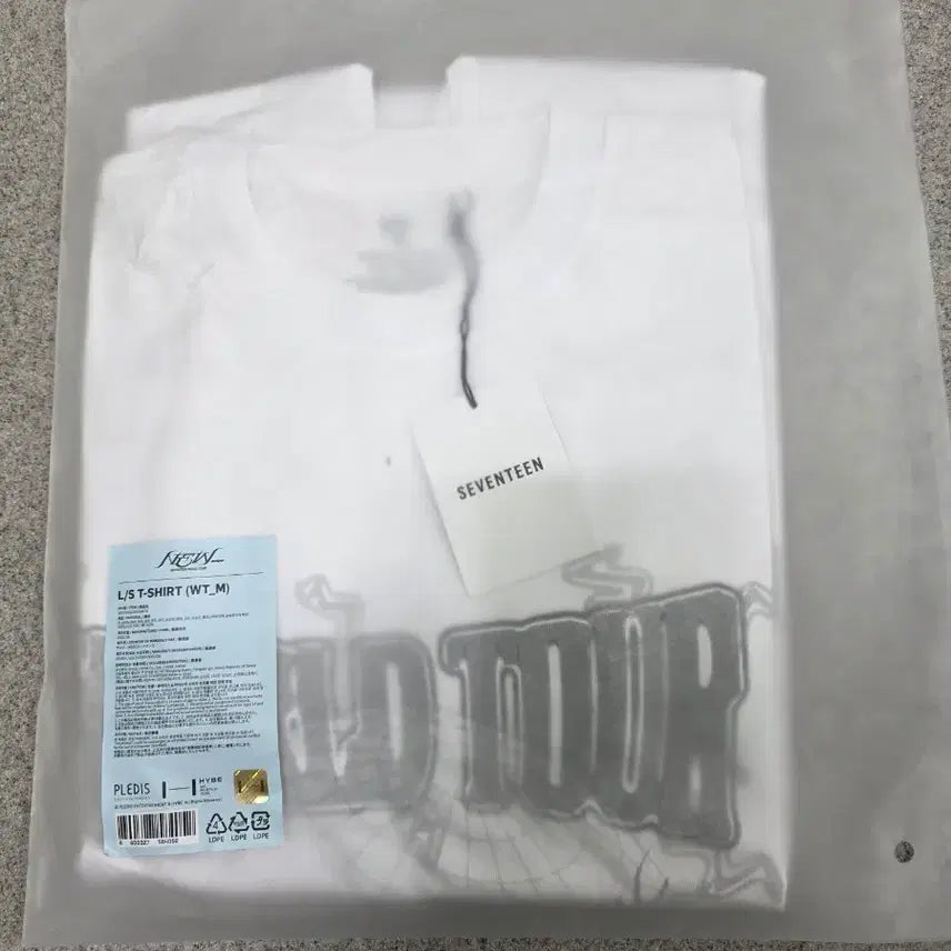 [BUNJANG] SEVENTEEN NEW WORLD TOUR ENCORE Long Sleeve T-Shirt (M) / 세븐틴 NEW_ WORLD TOUR ENCORE 긴팔 티셔츠(M)