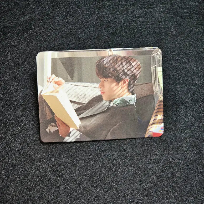[BUNJANG] BTOB Yook Sung-jae Solo Album 'Yook. Home.' Photocard / 비투비 육성재 솔로앨범 육어클락 포카