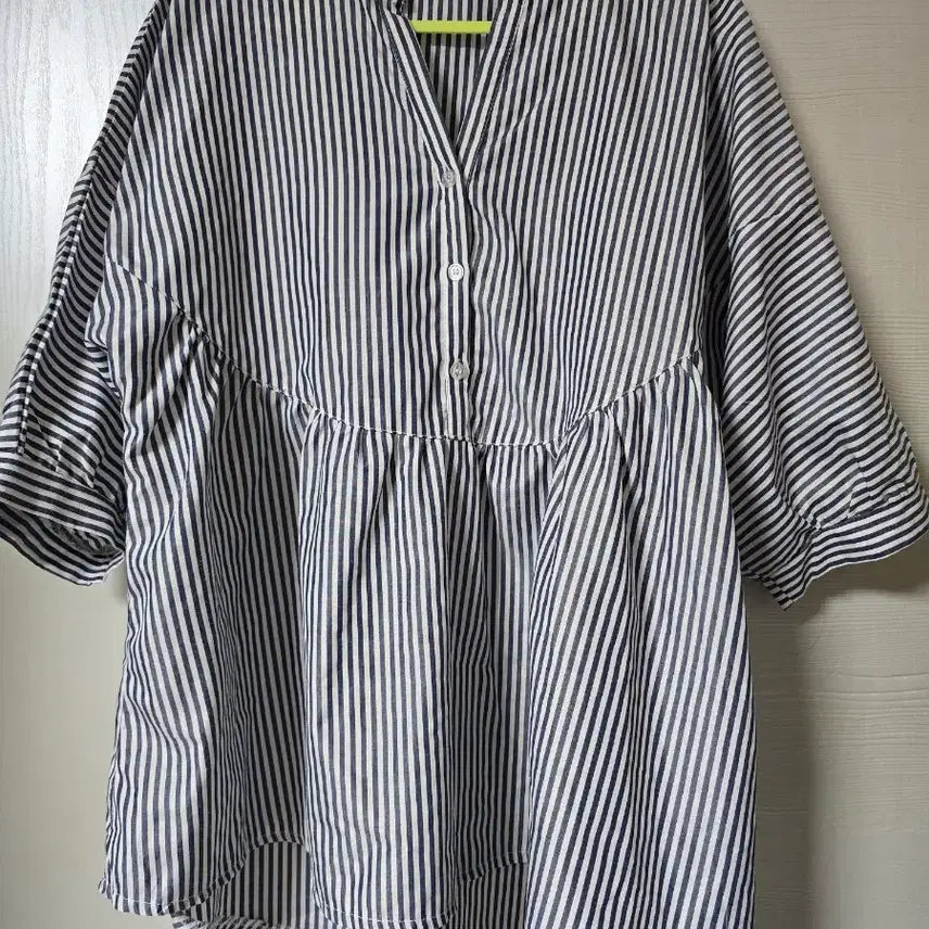 [BUNJANG] Striped Shirt Blouse / 줄무늬 셔츠 블라우스 거의새제품