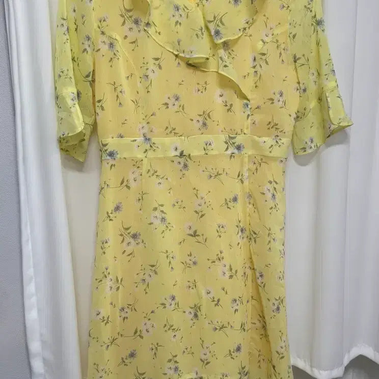 [BUNJANG] Maison de Roem Flower Chiffon Dress Yellow / 메종드 로엠 플라워 쉬폰 원피스 옐로우
