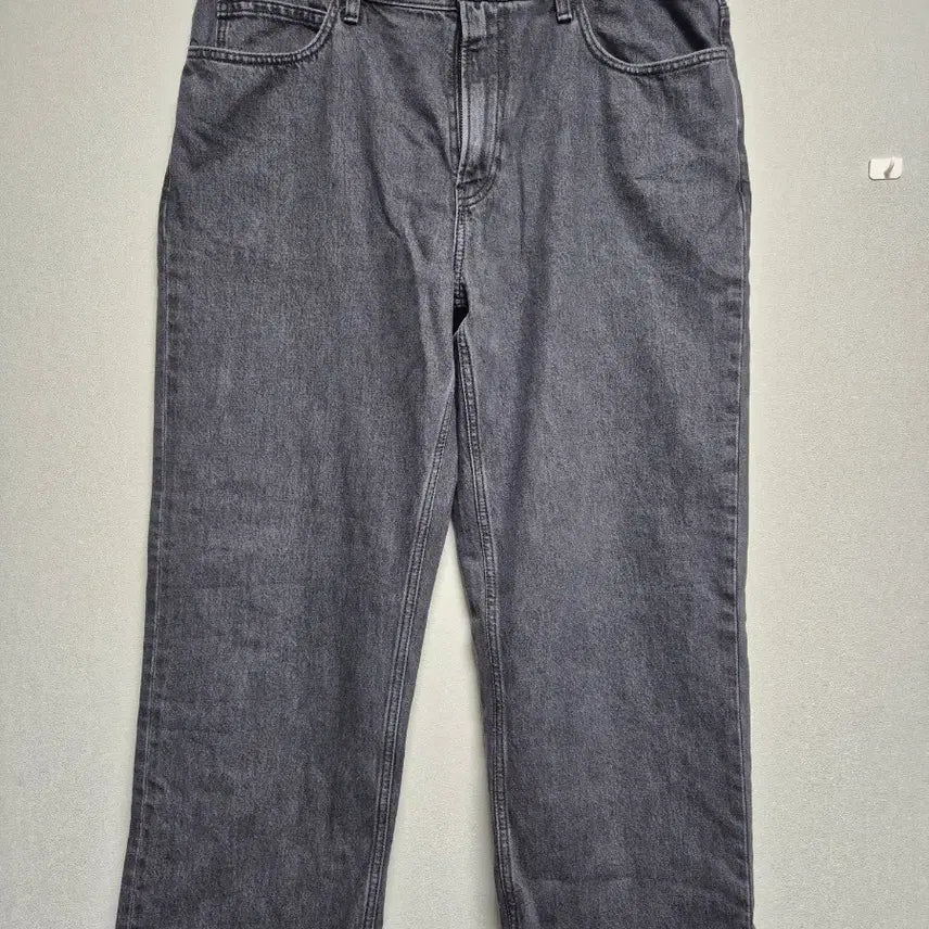 [BUNJANG] Uniqlo JWA Black Jeans / 유니클로 청바지 블랙
