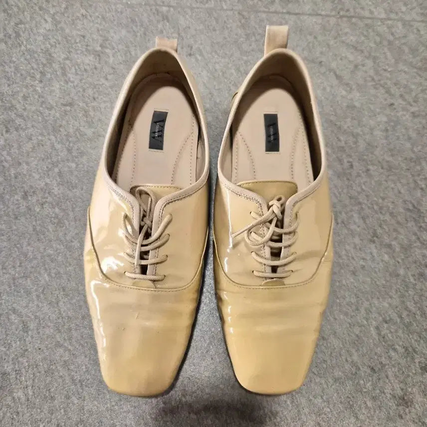 [BUNJANG] Vera Wang Patent Leather Oxford Shoes Size 245 / 베라왕 슈즈245