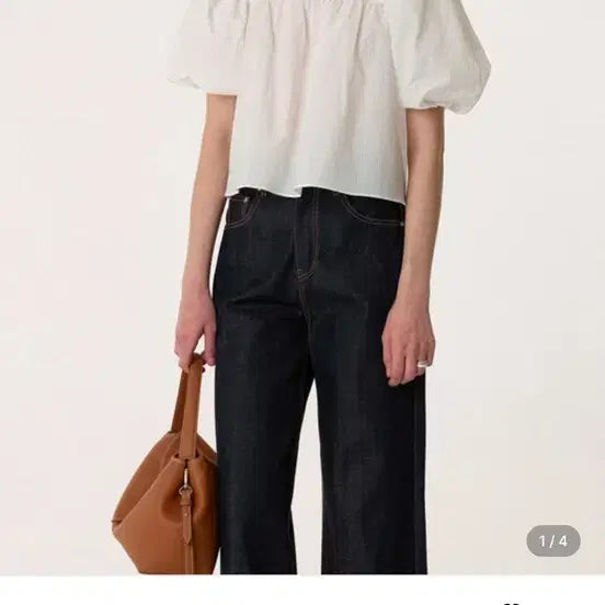 [BUNJANG] Kinder Salmon Seersucker Puff-Sleeve Blouse Off-White / 킨더살몬 Seersucker Puff-Sleeve Blouse Off-White