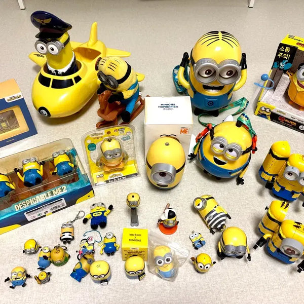[BUNJANG] Minions Miniature Figures & Tin Toys Bundle Set / minions미니언즈 미니어쳐처 소중대형 피규어 가챠 & 틴토이 장난감 일괄 처분ㅠ