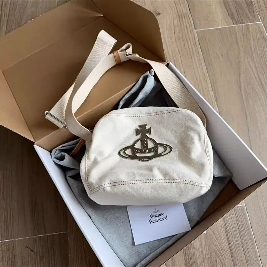 [BUNJANG] Vivienne Westwood Edwardia Canvas Camera Bag Crossbody Ivory / 비비안웨스트우드 에드와르다 캔버스 카메라백 크로스바디 아이보리