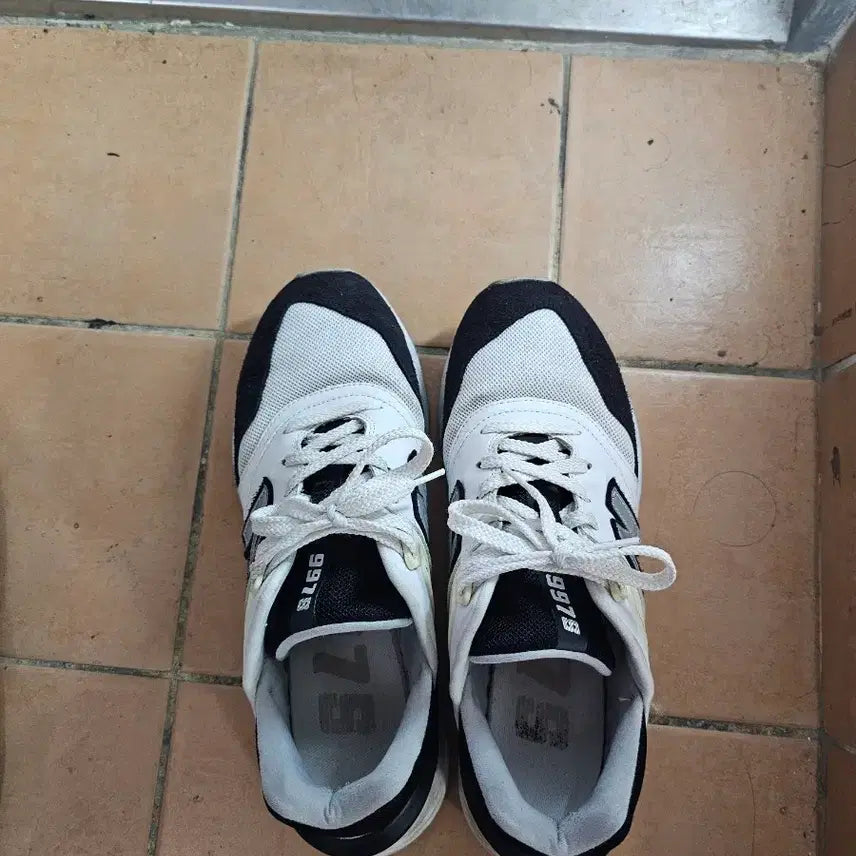 [BUNJANG] New Balance 997B White/Black Sneakers Size 270 / 뉴발란스 997B 흰검 운동화 270