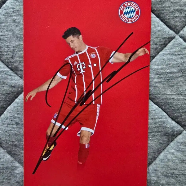 [BUNJANG] Bayern Munich 17/18 Lewandowski Autographed Postcard / 바이에른 뮌헨17/18 레반도프스키 친필싸인 엽서