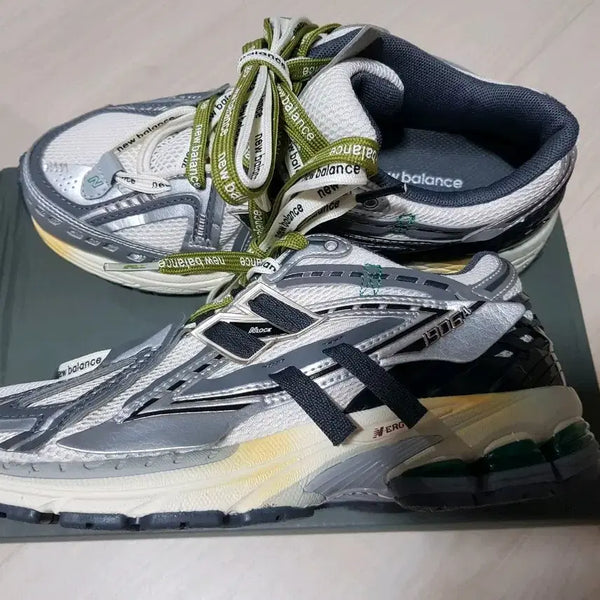 [BUNJANG] New Balance 1906R Silver Metallic Castle Rock Sneakers (Size 250) / 새것)250(245~발볼없는250)뉴발새것1906a 실버메탈릭캐슬락