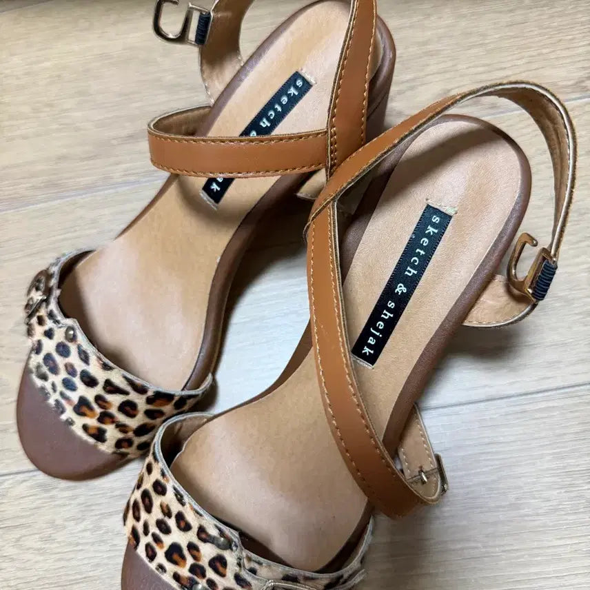 [BUNJANG] Leopard Print Ankle Strap Sandals Size 230 / 보세 호피 샌들 230